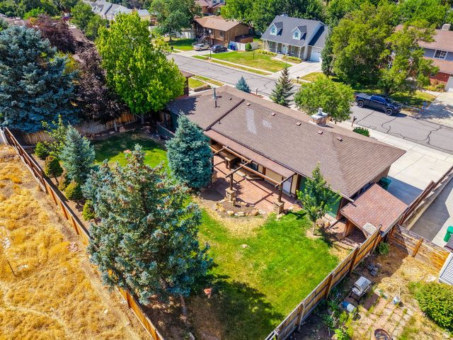 2532 E CLIFF SWALLOW DR, Sandy, UT 84093