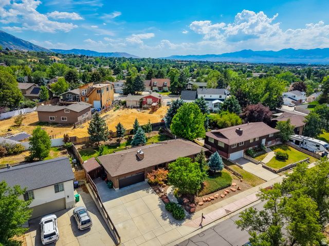 2532 E CLIFF SWALLOW DR, Sandy, UT 84093