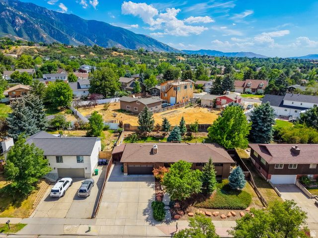 2532 E CLIFF SWALLOW DR, Sandy, UT 84093