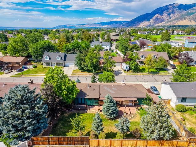 2532 E CLIFF SWALLOW DR, Sandy, UT 84093