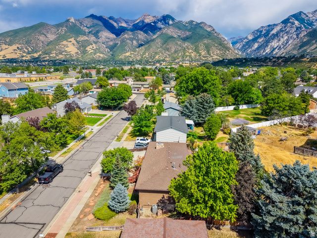 2532 E CLIFF SWALLOW DR, Sandy, UT 84093