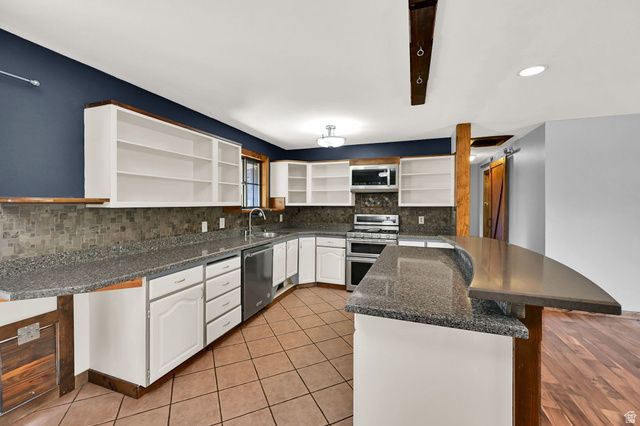 2532 E CLIFF SWALLOW DR, Sandy, UT 84093