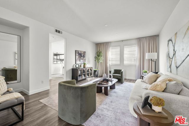 22157 Barrington Way, Saugus, CA 91350