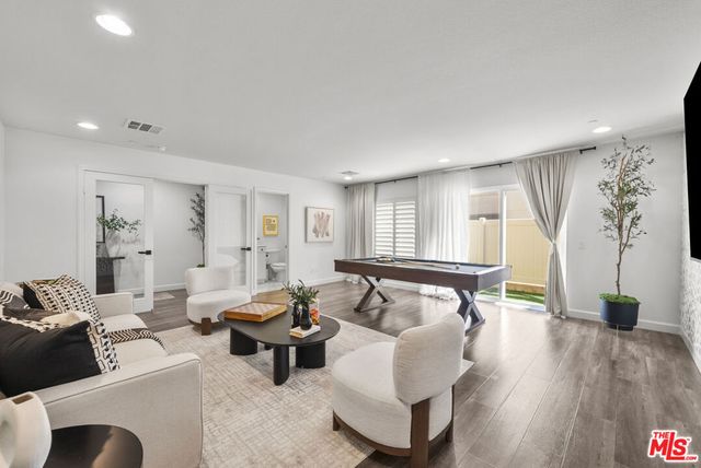 22157 Barrington Way, Saugus, CA 91350