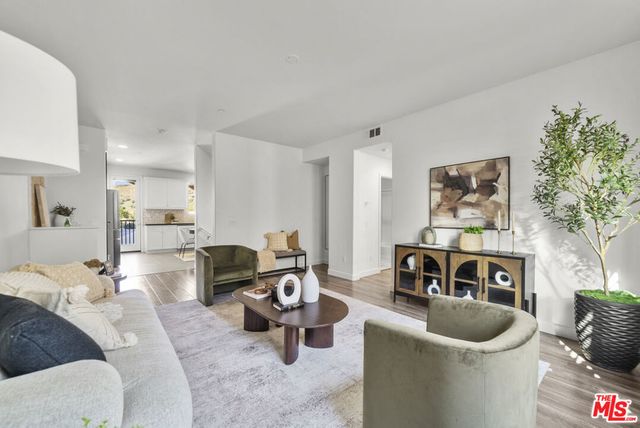 22157 Barrington Way, Saugus, CA 91350