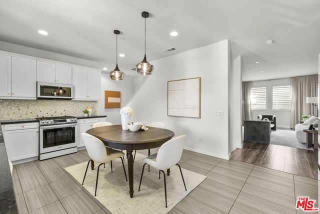 22157 Barrington Way, Saugus, CA 91350