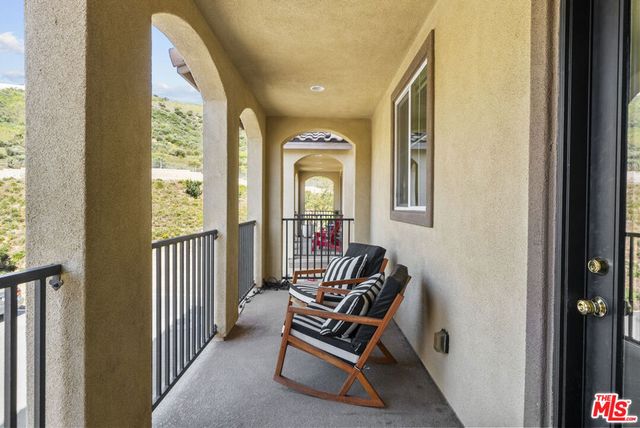22157 Barrington Way, Saugus, CA 91350