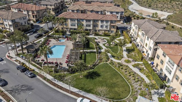 22157 Barrington Way, Saugus, CA 91350