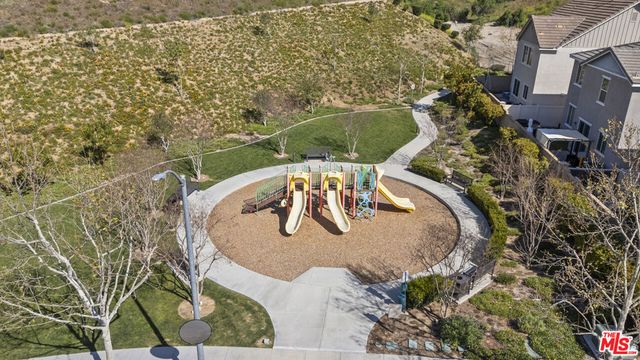 22157 Barrington Way, Saugus, CA 91350