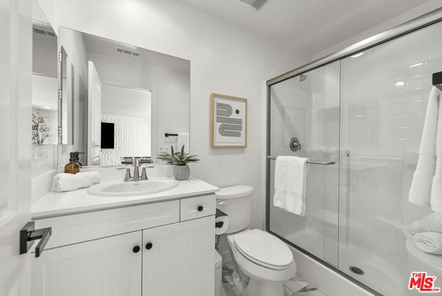 22157 Barrington Way, Saugus, CA 91350