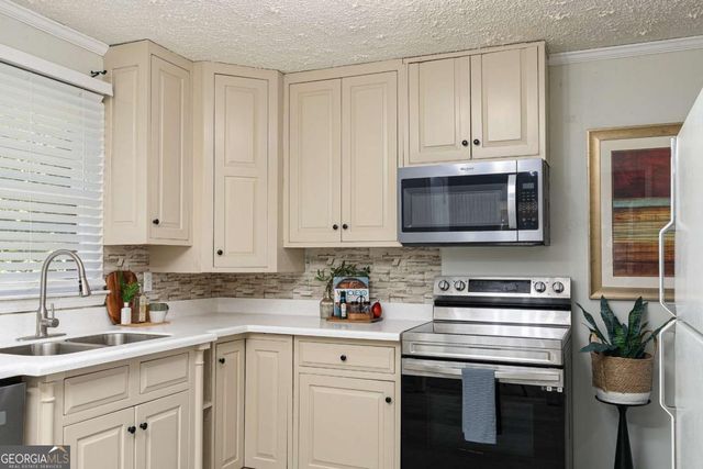 8203 Blacks Bluff Road SW, Cave Spring, GA 30124