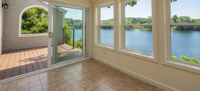 637 Riverside Ave 15, Haverhill, MA 01830