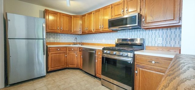 637 Riverside Ave 15, Haverhill, MA 01830