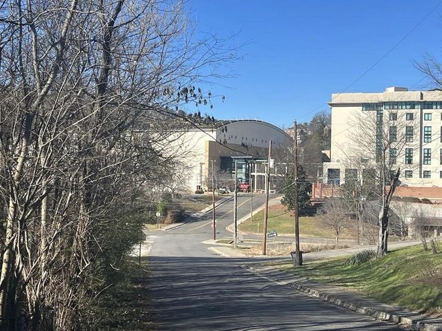 355 Garden A&B Street, Hot Springs, AR 71901