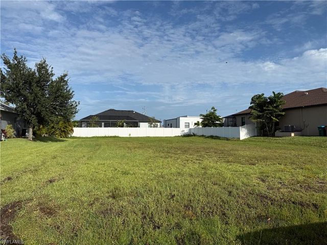 118 SW 37th AVE, Cape Coral, FL 33991