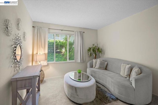 3441 Tice Creek Dr. 4, Walnut Creek, CA 94595