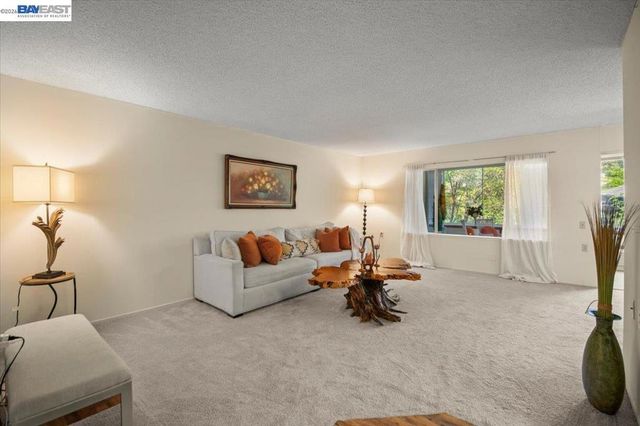 3441 Tice Creek Dr. 4, Walnut Creek, CA 94595