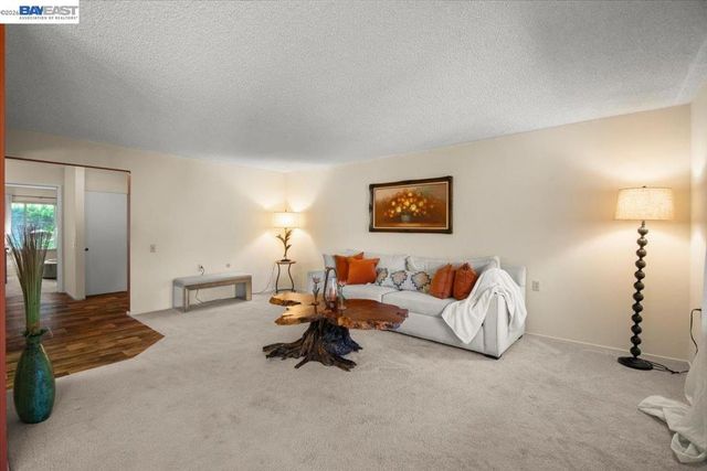 3441 Tice Creek Dr. 4, Walnut Creek, CA 94595