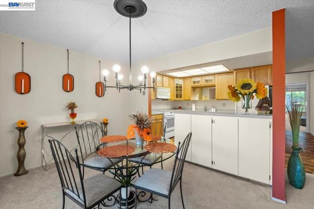 3441 Tice Creek Dr. 4, Walnut Creek, CA 94595