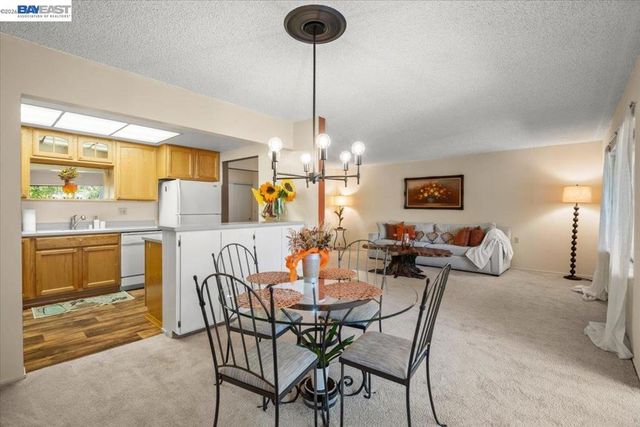 3441 Tice Creek Dr. 4, Walnut Creek, CA 94595