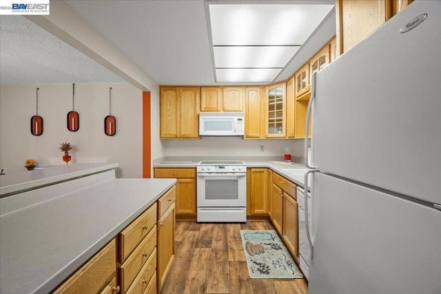 3441 Tice Creek Dr. 4, Walnut Creek, CA 94595