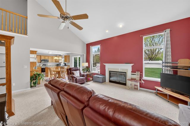 5265 Genesee Oaks Court, Grand Blanc, MI 48439