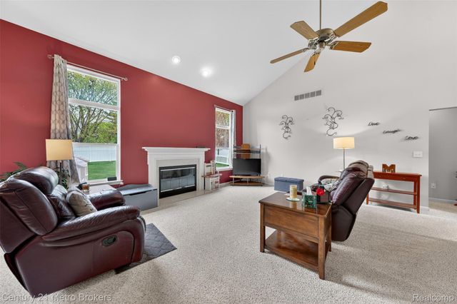 5265 Genesee Oaks Court, Grand Blanc, MI 48439
