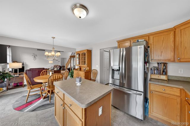5265 Genesee Oaks Court, Grand Blanc, MI 48439