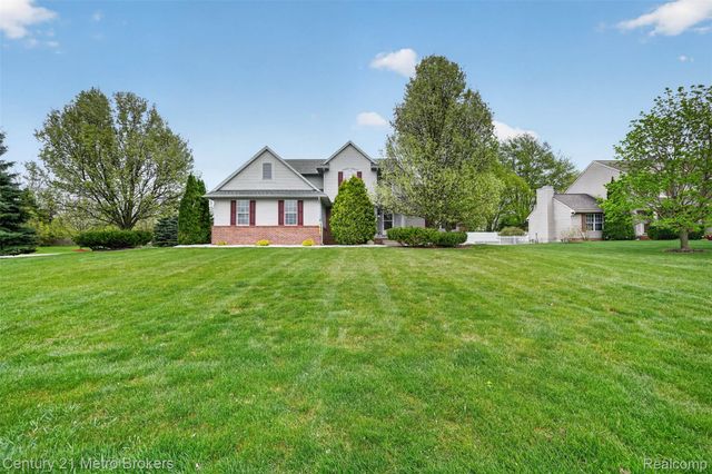 5265 Genesee Oaks Court, Grand Blanc, MI 48439