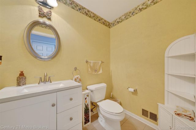 5265 Genesee Oaks Court, Grand Blanc, MI 48439