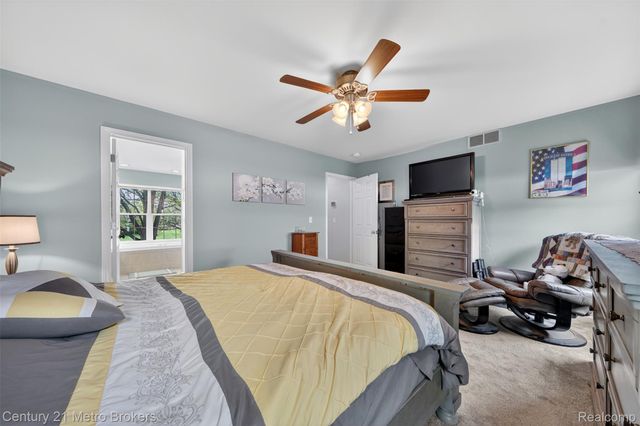 5265 Genesee Oaks Court, Grand Blanc, MI 48439