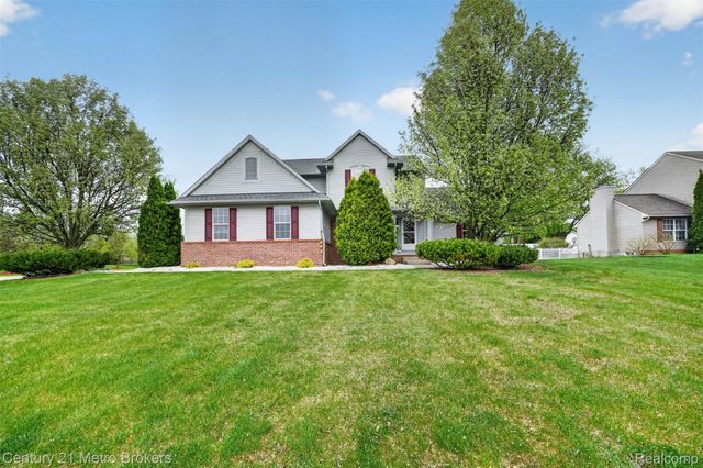 5265 Genesee Oaks Court, Grand Blanc, MI 48439