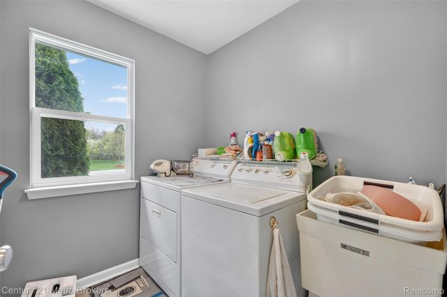 5265 Genesee Oaks Court, Grand Blanc, MI 48439