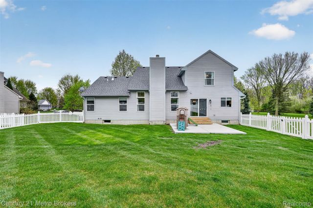 5265 Genesee Oaks Court, Grand Blanc, MI 48439