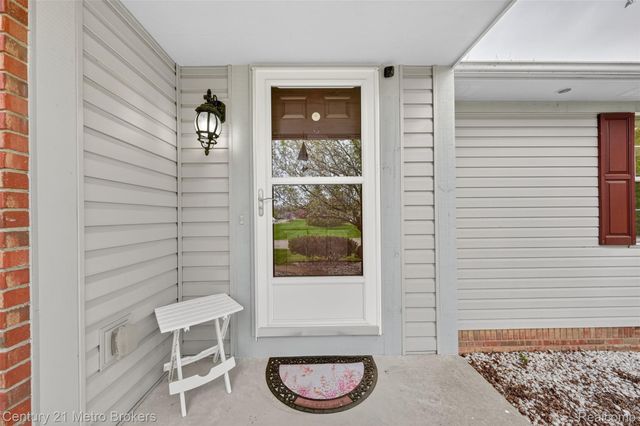 5265 Genesee Oaks Court, Grand Blanc, MI 48439