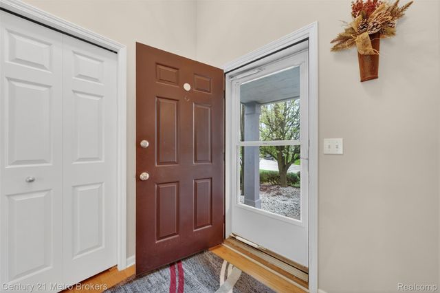 5265 Genesee Oaks Court, Grand Blanc, MI 48439