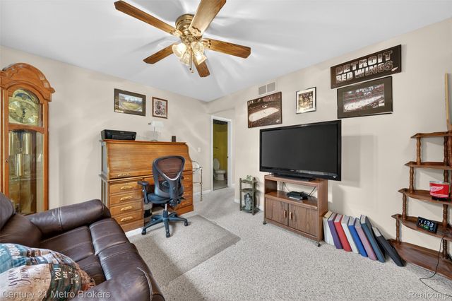 5265 Genesee Oaks Court, Grand Blanc, MI 48439