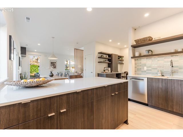 5494 Se Boise St, Portland, OR 97206