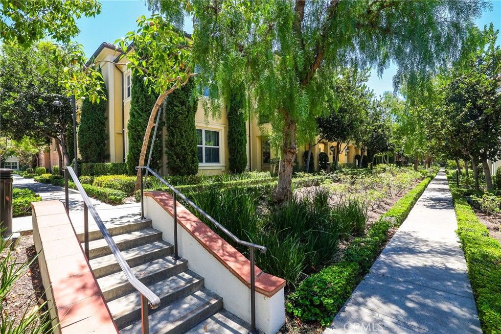 Image 3 of property listing at 47 Mayfair, Irvine, CA 92620