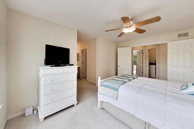 340 S Jewel Court, Palatine, IL 60074