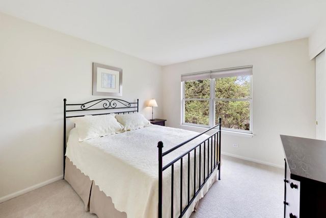 340 S Jewel Court, Palatine, IL 60074