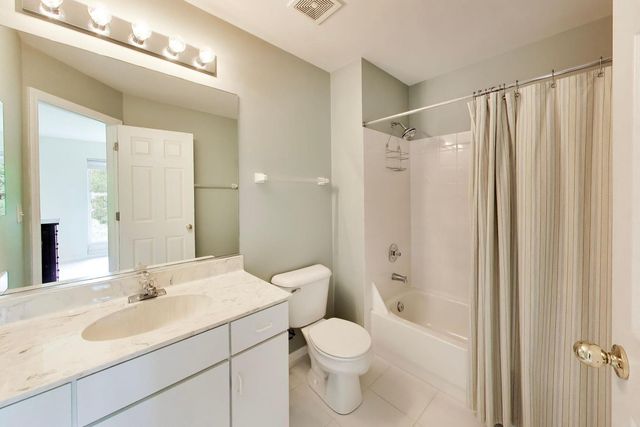 340 S Jewel Court, Palatine, IL 60074