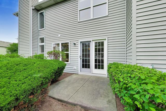 340 S Jewel Court, Palatine, IL 60074