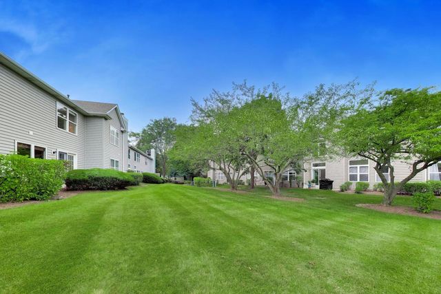 340 S Jewel Court, Palatine, IL 60074