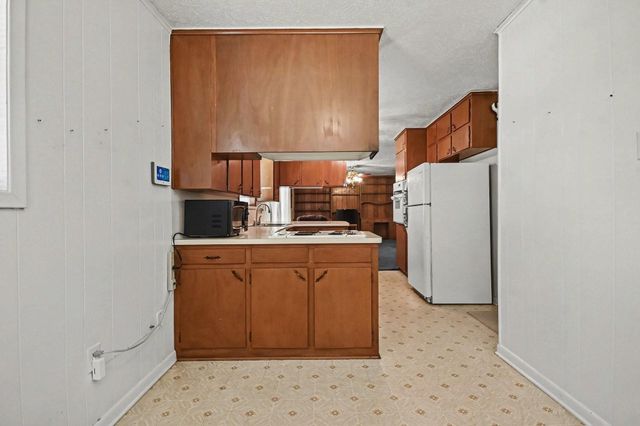 1703 Burnett Avenue, Baytown, TX 77520