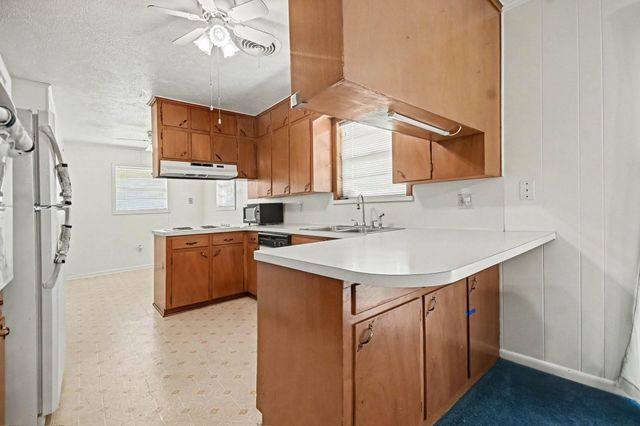 1703 Burnett Avenue, Baytown, TX 77520