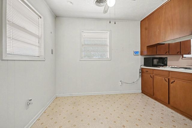 1703 Burnett Avenue, Baytown, TX 77520