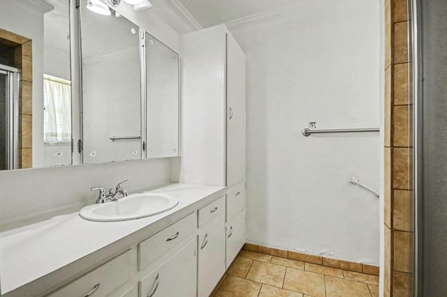 1703 Burnett Avenue, Baytown, TX 77520