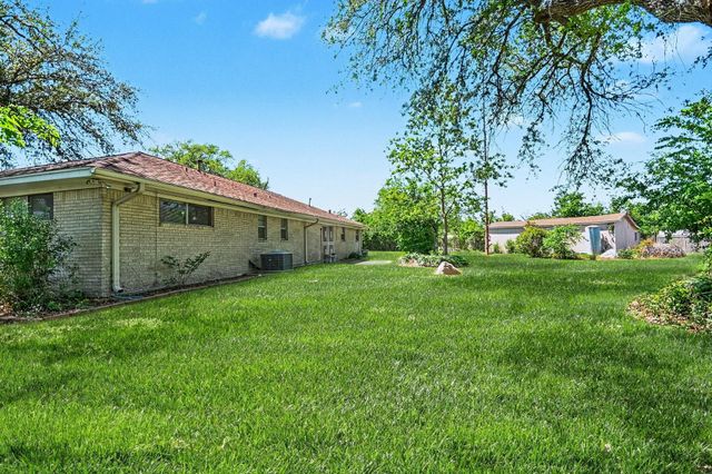 1703 Burnett Avenue, Baytown, TX 77520