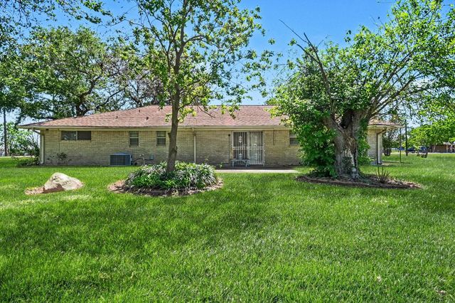 1703 Burnett Avenue, Baytown, TX 77520